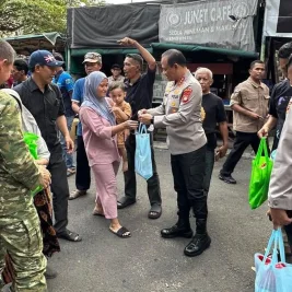 Kapolda Metro Jaya dan Pangdam Jaya Dialog Langsung dengan Warga Krukut