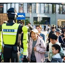 Kepolisian Hangzhou Luncurkan Skuad Robot Polantas Pertama di China