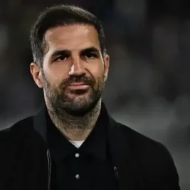 Barcelona Siapkan Cesc Fabregas Jadi Suksesor Hansi Flick