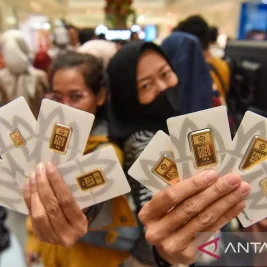 Harga Emas Antam Anjlok Rp20 Ribu per Gram, Buyback Turun Rp40 Ribu