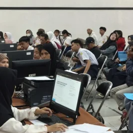 Dedi Mulyadi Copot Kepala Tikomdik Jabar Akibat Kisruh Pendaftaran Sekolah