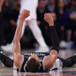 San Antonio Spurs Tekuk New York Knicks di Game Tiga Final NBA 2026