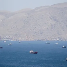 Iran Tutup Selat Hormuz, Harga Minyak Dunia Melonjak