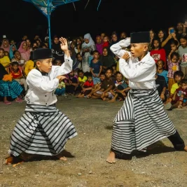Masyarakat Desa Soligi Lestarikan Kesenian Ngibi di Pulau Obi