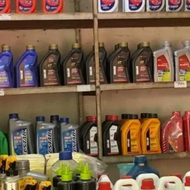 Harga Oli Motor Melonjak Drastis, Bengkel Kecil Terpukul
