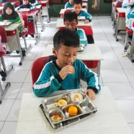Pemerintah Tata Ulang Program Makan Bergizi Gratis Guna Atasi Pemborosan