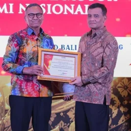 Ahmad Luthfi Raih Penghargaan Penggerak UMKM dan Ekonomi Kreatif