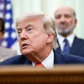Donald Trump Bangun Arena UFC di Halaman Gedung Putih