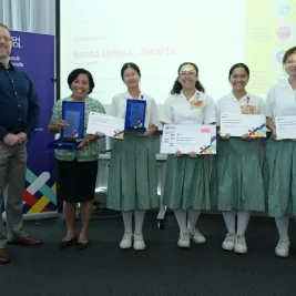 SMA Santa Ursula Jakarta Juara Kompetisi Video Global Your World Regional Asia Timur