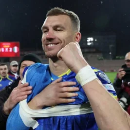 Edin Dzeko Pimpin Bosnia di Piala Dunia 2026 di Usia 40 Tahun