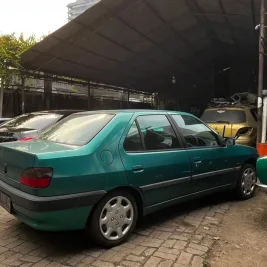 Anak Muda Gandrungi Mobil Retro Peugeot Karena Harga Terjangkau