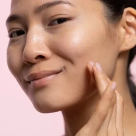 Kolagen dan Hyaluronic Acid: Kombinasi Ampuh Lawan Penuaan Kulit