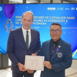 Pemerintah Prancis Anugerahi Dr Andryanto Rikrik Kusmara Tanda Kehormatan Chevalier