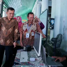 Ahmad Luthfi Pantau Langsung SPMB SMA/SMK di Jawa Tengah