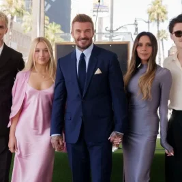 Victoria Beckham Tampil Anggun di Walk of Fame David Beckham