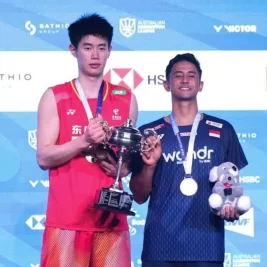 Alwi Farhan Juara Australian Open 2026, Kalahkan Dong Tian Yao Dua Gim Langsung