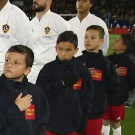 Sejarah dan Tujuan Anak Pendamping Pemain Sepak Bola