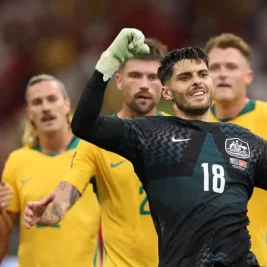 Patrick Beach Pecahkan Rekor Saves Kiper Australia di Piala Dunia 2026