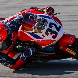 Kiandra Ramadhipa Raih Kemenangan Perdana di Moto3 Junior Portugal