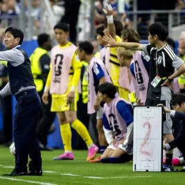Hajime Moriyasu Gunakan Papan Tulis Instruksi Saat Jepang Imbang Lawan Belanda