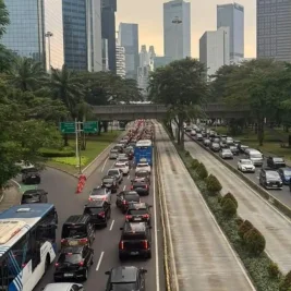 Polisi Alihkan Arus Lalu Lintas di Benhil Imbas Demo Mahasiswa