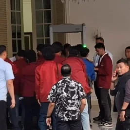 Mahasiswa Demonstran Temui Wakil Presiden Gibran di Istana Wapres