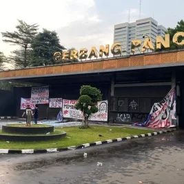 Aksi Mahasiswa di Gedung DPR Berakhir, Massa Bubarkan Diri