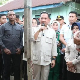Mendagri Tito Karnavian Tinjau Langsung Penerima Bantuan Bedah Rumah di Jakarta Barat