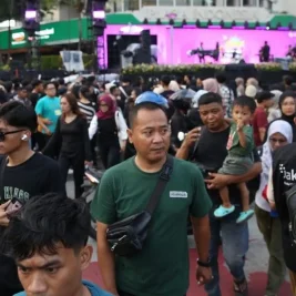 Studi Ungkap Membuka Mata Bantu Dengar Lebih Baik di Tempat Bising