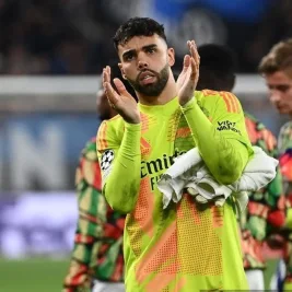 Luis de la Fuente Pertahankan Unai Simon di Timnas Spanyol, Abaikan David Raya