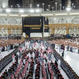 Arab Saudi Ganti Kiswah Ka'bah Sambut Tahun Baru 1448 Hijriah