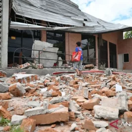 Gempa M 6,7 Akibat Sesar Sausu Guncang Palu, Puluhan BTS Terganggu