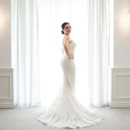 Tren Gaun Pengantin Tinggalkan Payet Berlebihan, Beralih ke Satin dan Jacquard