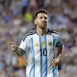 Messi Cetak Hat-trick di Penampilan ke-200, Argentina Kalahkan Aljazair