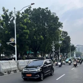 Massa Aliansi Jakarta Timur Bubarkan Diri dari Patung Kuda, Lalu Lintas Normal