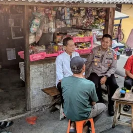 Brimob Polda Metro Jaya Dialog dengan Warga Cipinang untuk Cegah Tawuran