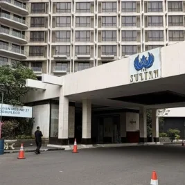 PN Jakpus Eksekusi Pengosongan Lahan Eks Hotel Sultan