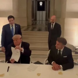 Trump Teken Nota Perjanjian Damai dengan Iran di Prancis