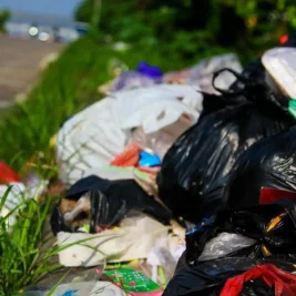 Delapan Pembuang Sampah Sembarangan Ditindak di Kebayoran Lama