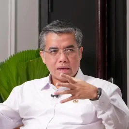 Menaker Yassierli Buka Peluang Tinjau Ulang Aturan Pekerja Outsourcing