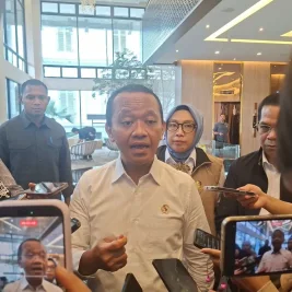 Bahlil Bahas Subsidi PLN dan Peluncuran Biodiesel B50