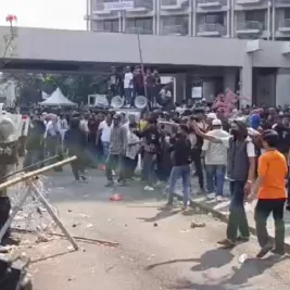 69 Orang Diamankan Saat Eksekusi Lahan Hotel Sultan Jakarta Ricuh
