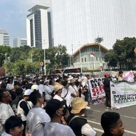 Massa Dukung Program Makan Bergizi Gratis di Jakarta