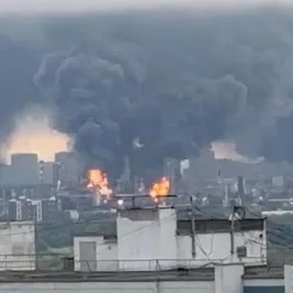 Ukraina Luncurkan Serangan Drone Terbesar ke Moskow, Kilang Minyak Terbakar