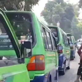 Sopir Angkot Bogor Protes Penambahan Titik Pemberhentian Biskita