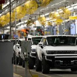 General Motors Pasang 50 Robot Usai PHK 1.000 Pekerja