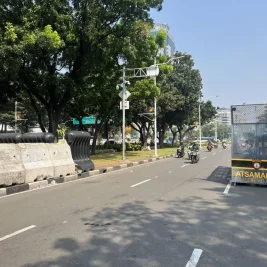 Massa Petani dan Pedagang Bubarkan Diri Usai Demo di Patung Kuda