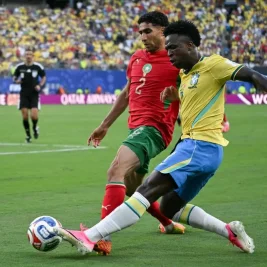 Andrew Robertson Siap Hadapi Achraf Hakimi di Piala Dunia 2026