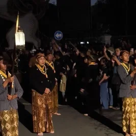 Gusti Sura Bantah Beri Izin Pria Pakai Kebaya di Kirab Malam 1 Suro Mangkunegaran
