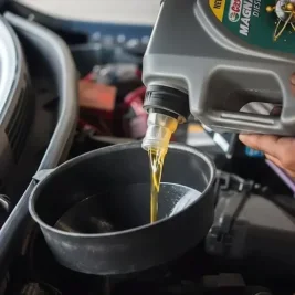 Abaikan Perawatan Oli Mesin, Risiko Fatal: Mobil Mogok hingga Mesin Jebol